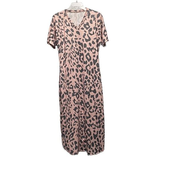 Taupe Oversized Maxi Dress With Grey Leopard Print With Pockets - Picture 1 of 6